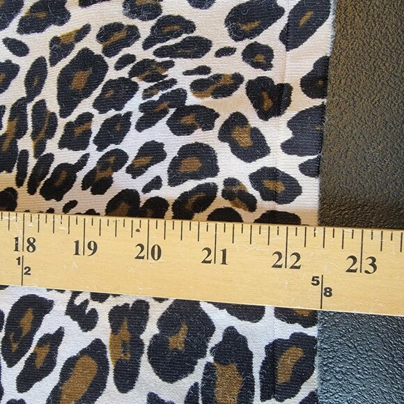 Pierre‎ New York Sz M Animal Print Beaded Light Weight Sweater Top Rayon Blend - Picture 8 of 8